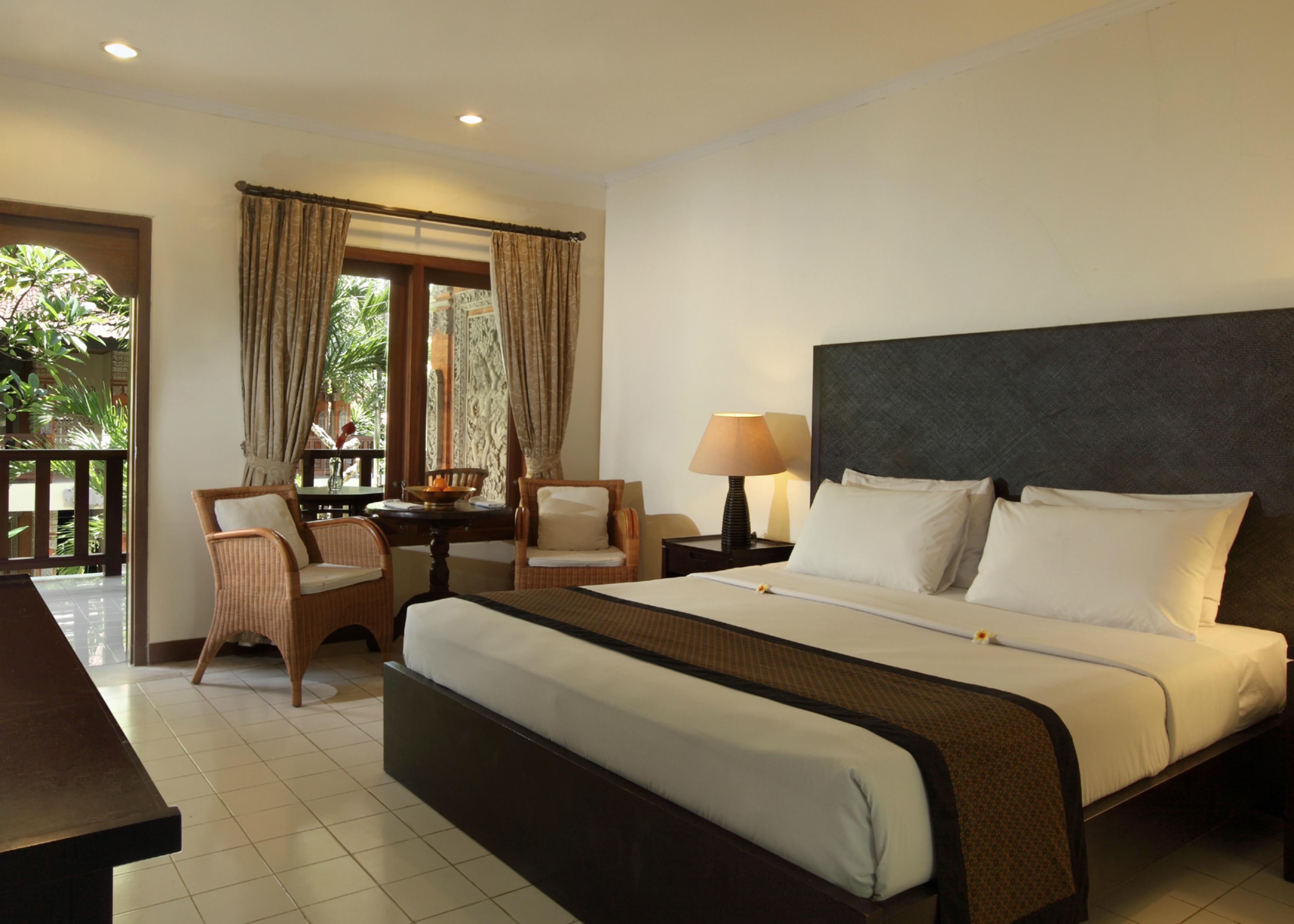 Griya Santrian A Beach Resort And Spa Санур Экстерьер фото