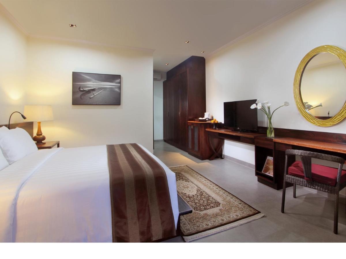 Griya Santrian A Beach Resort And Spa Санур Экстерьер фото