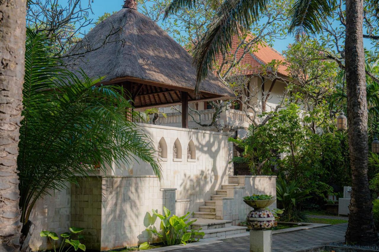 Griya Santrian A Beach Resort And Spa Санур Экстерьер фото