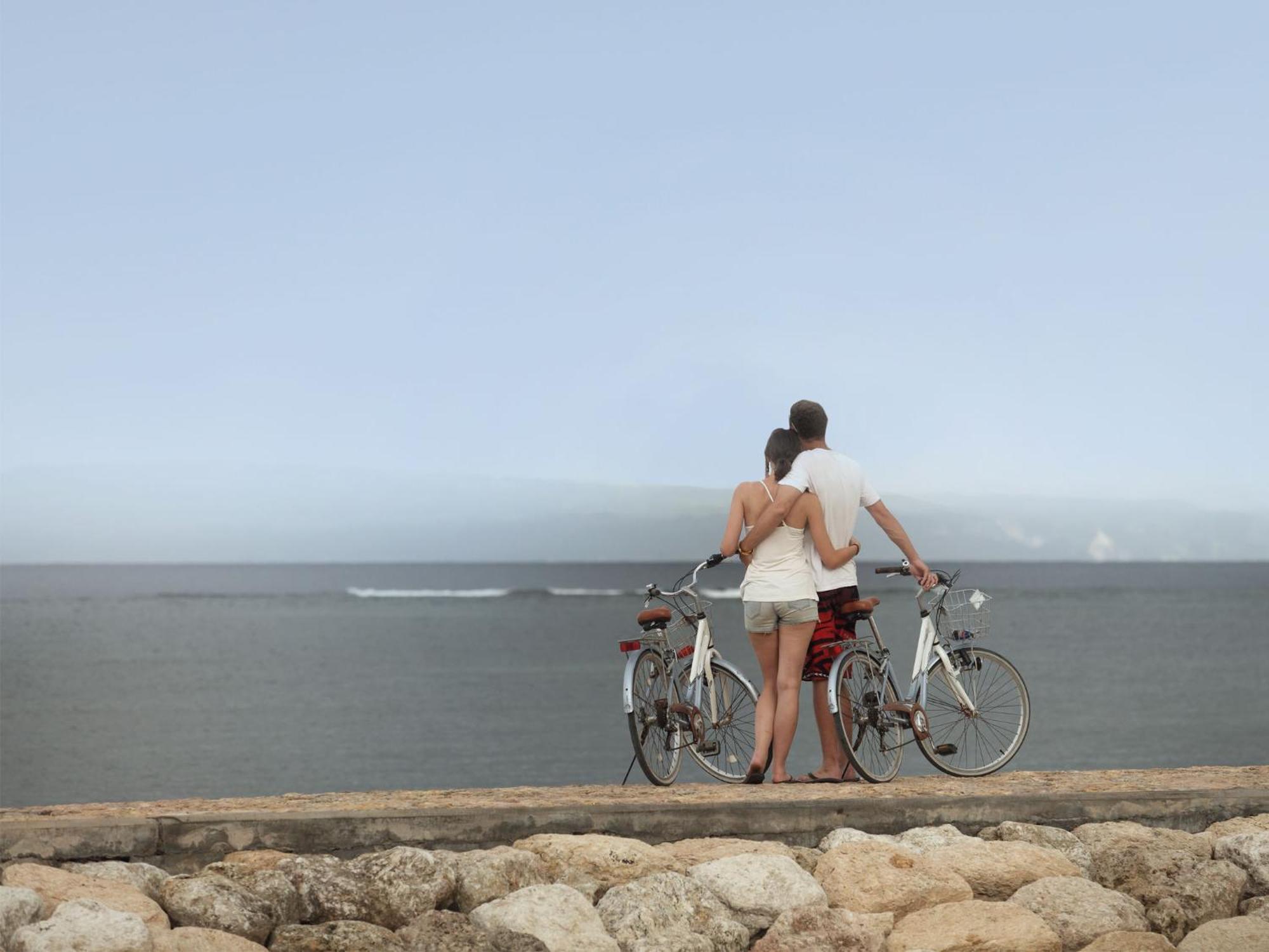 Griya Santrian A Beach Resort And Spa Санур Экстерьер фото