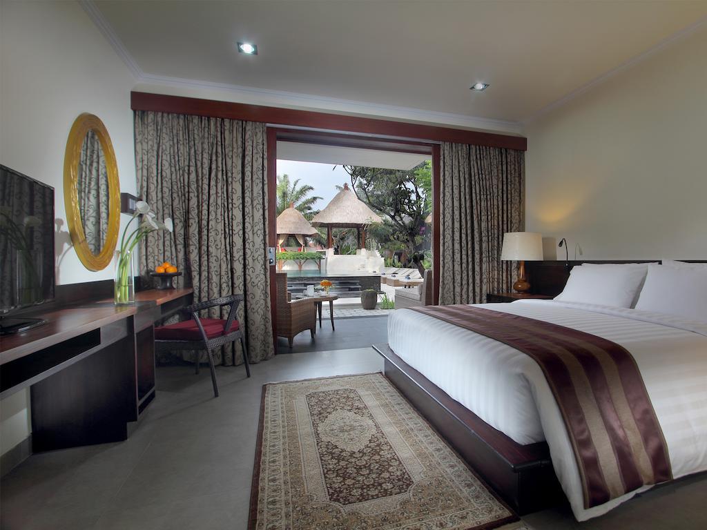 Griya Santrian A Beach Resort And Spa Санур Экстерьер фото