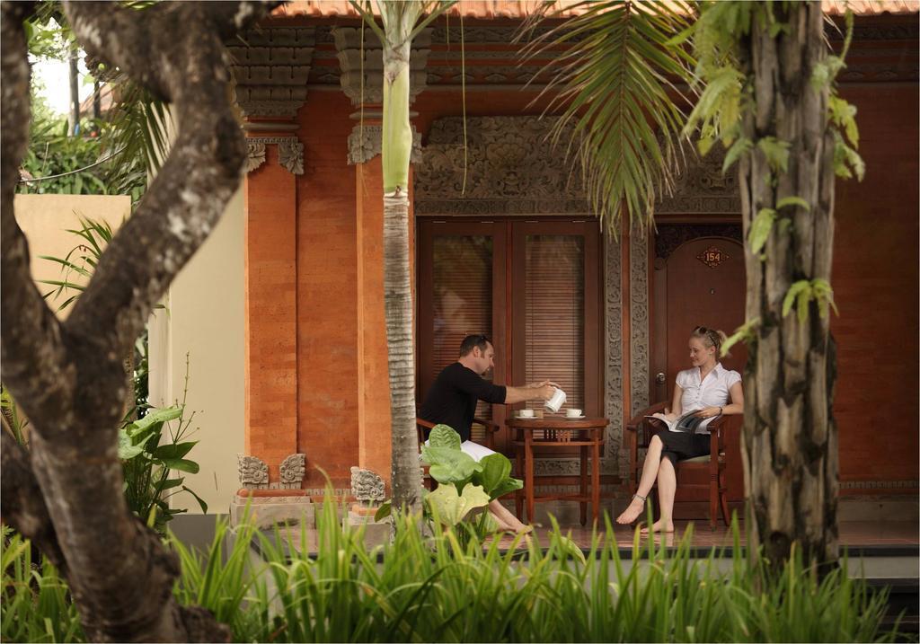 Griya Santrian A Beach Resort And Spa Санур Экстерьер фото